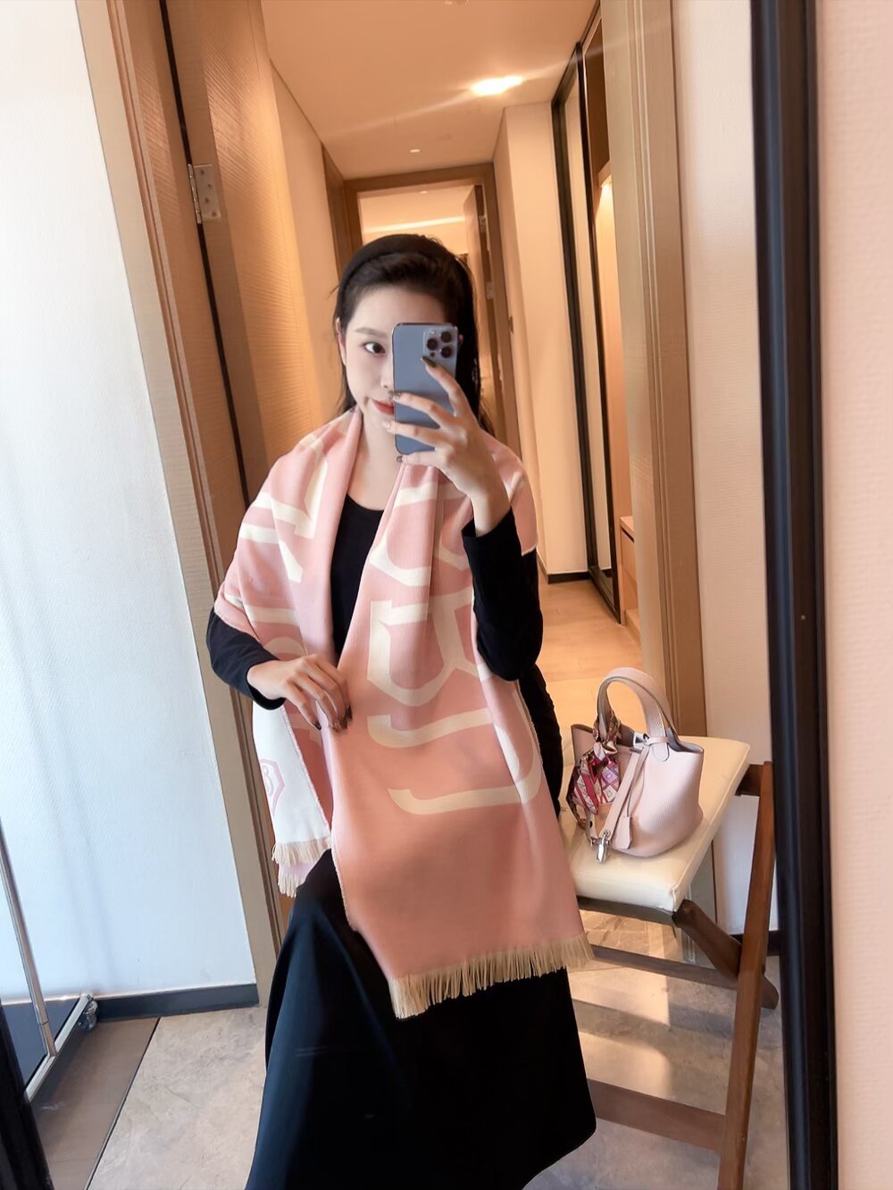 Burberry scarf - Image 6