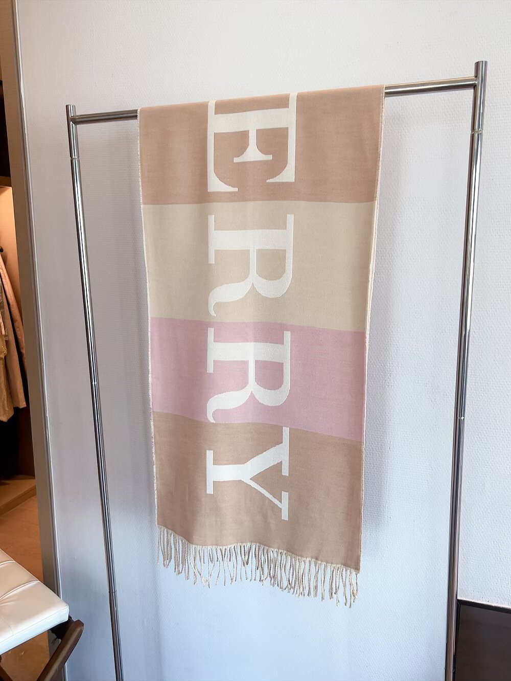Burberry scarf - Image 2