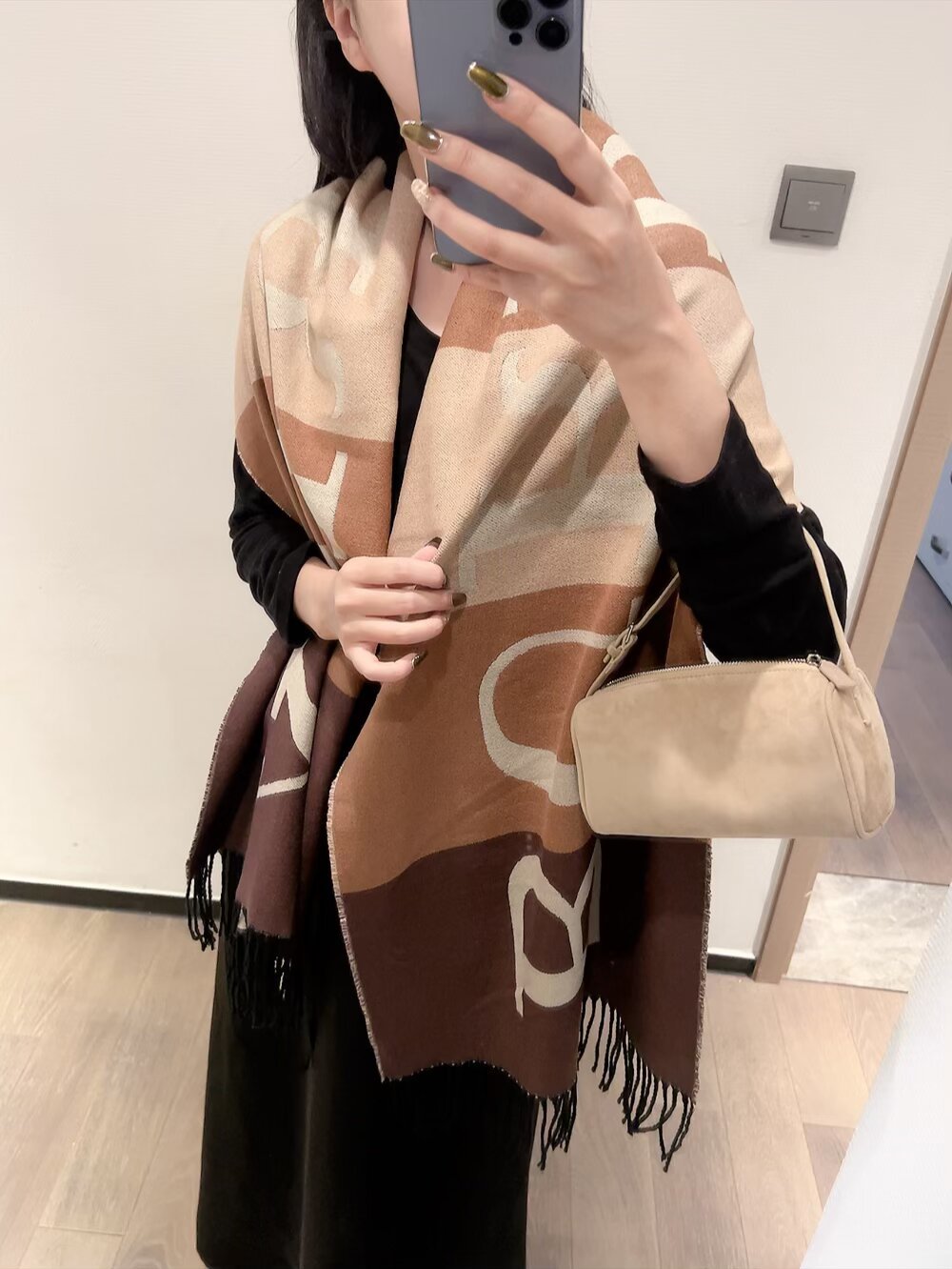 Burberry scarf - Image 4