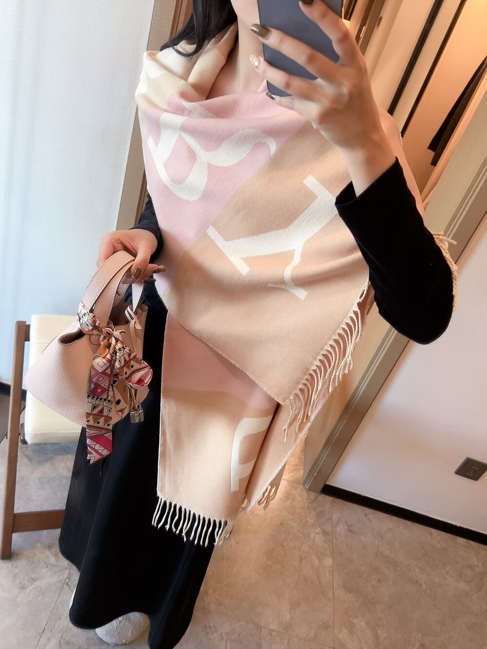 Burberry scarf - Image 6