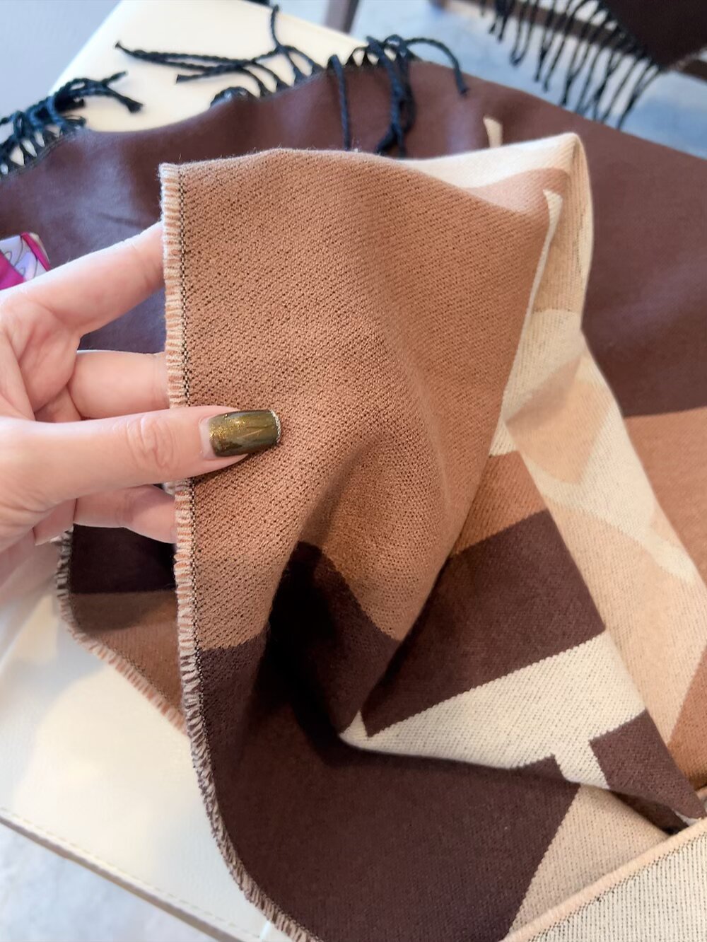 Burberry scarf - Image 8