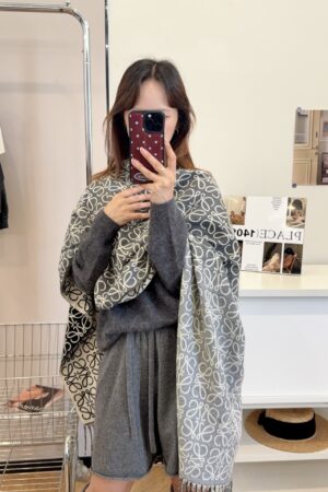 LOEWE scarf（苏黎）