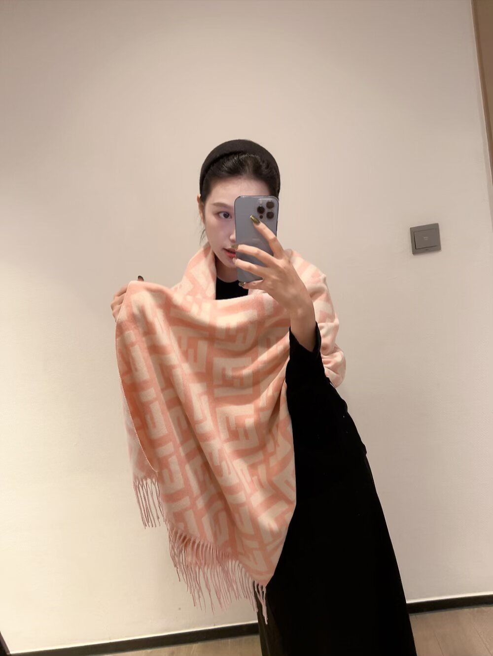 Fendi scarf - Image 5