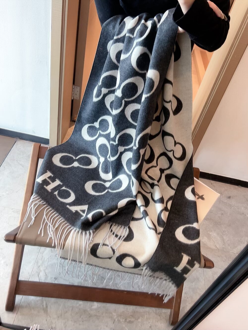 Coach scarf - Image 2