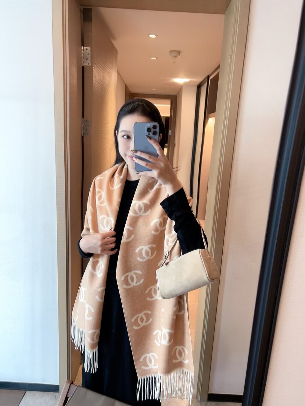 Chanel scarf - Image 9