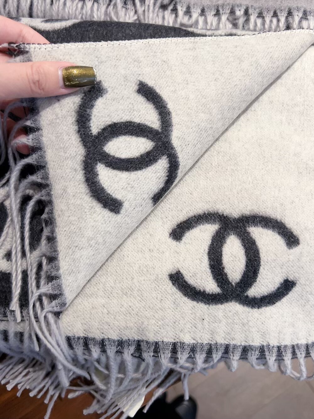 Chanel scarf - Image 4