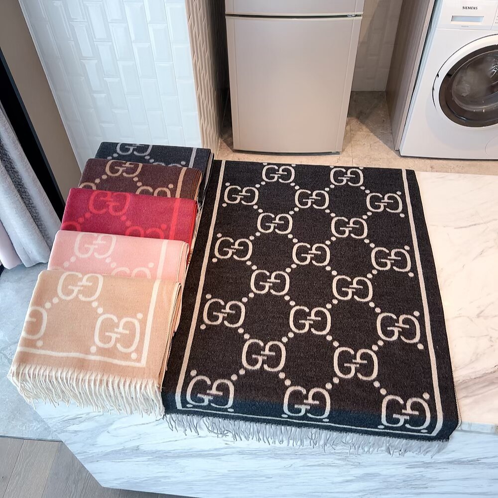 Gucci scarf - Image 4