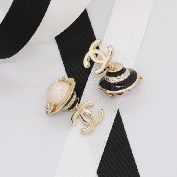 Chanel fashion celebrity hot sunglasses cartoon doll pendant women's earrings（优曼） - Image 6