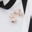 Chanel fashion celebrity hot sunglasses cartoon doll pendant women's earrings（优曼）
