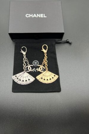 Chanel fan-shaped pendant